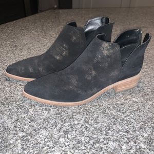 Vaneli black booties